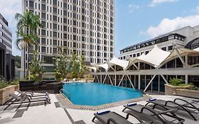 โรงแรมเพนนินซูล่า เอ็กเซลซิเออร์